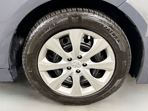 Used 2024 Toyota Corolla LE FWD image 31