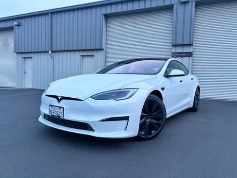 Used 2022 Tesla Model S Standard Range image 4