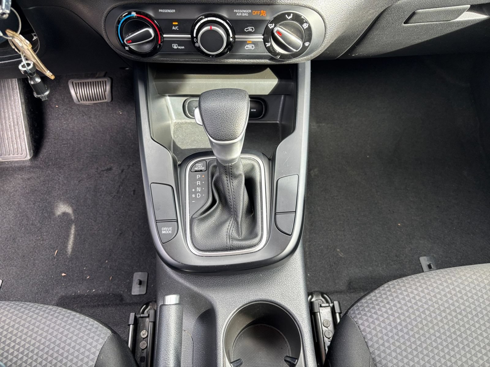 Used 2025 Kia Soul LX w/ LX Technology Package FWD image 38