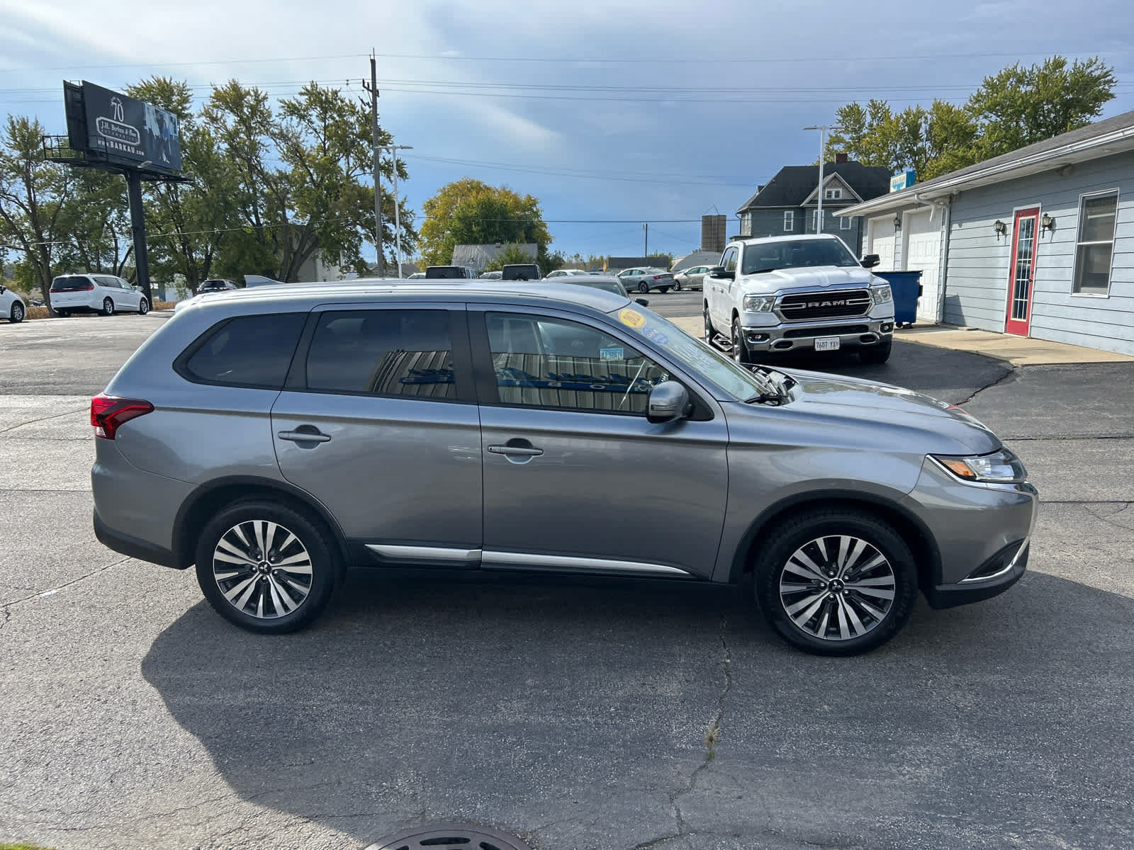 Used 2020 Mitsubishi Outlander SE FWD image 8