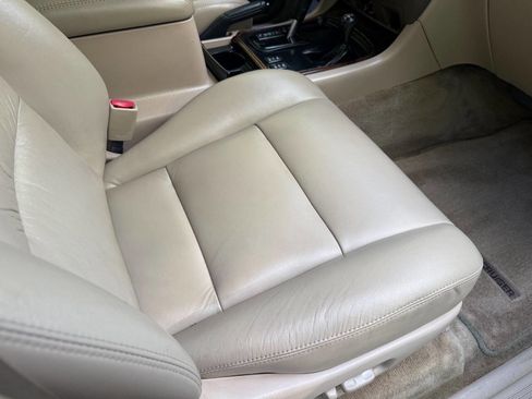 Used 2001 Toyota Land Cruiser AWD/4WD image 29