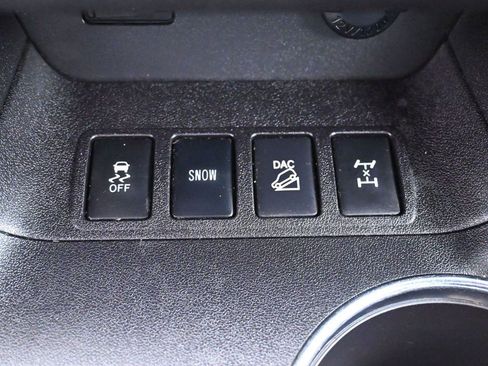 Used 2016 Toyota Highlander XLE image 18