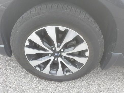 Used 2016 Subaru Outback 3.6R Limited AWD/4WD image 3