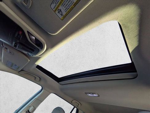 Used 2023 Subaru Outback Premium image 15