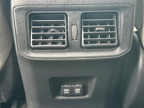 Used 2020 Toyota RAV4 Limited image 43