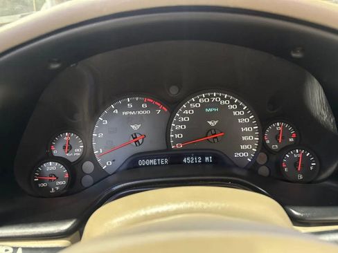 Used 2004 Chevrolet Corvette Convertible w/ Preferred Equipment Group RWD image 12
