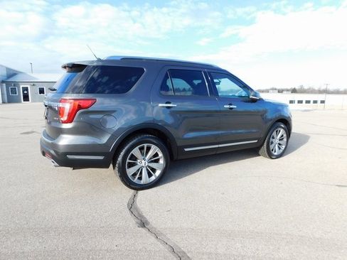Used 2018 Ford Explorer Limited image 3