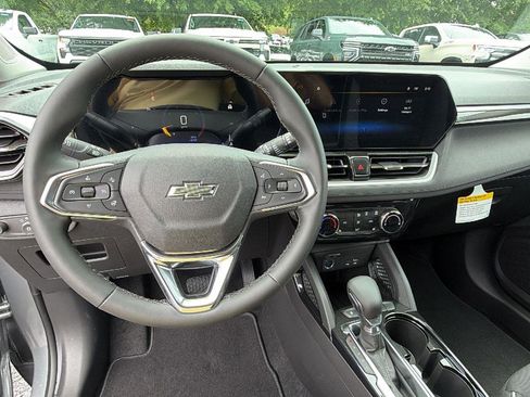 New 2026 Chevrolet TrailBlazer LT w/ Midnight Edition FWD image 20
