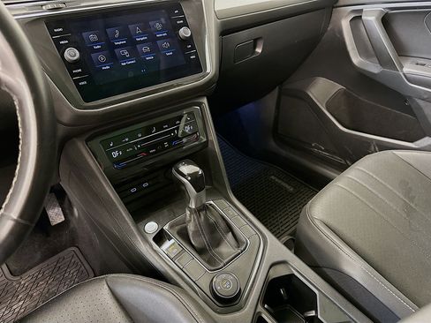 Used 2022 Volkswagen Tiguan SE image 26