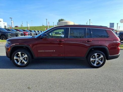 New 2026 Jeep Grand Cherokee L Limited w/ Luxury Tech Group II AWD/4WD image 8