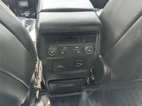 Used 2018 GMC Acadia Denali AWD/4WD image 20