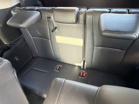 Used 2020 Toyota Highlander XLE image 22