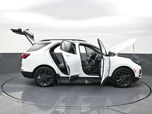 Used 2024 Chevrolet Equinox RS FWD image 28