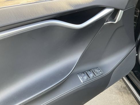 Used 2017 Tesla Model S 75 image 24