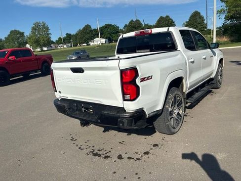 Used 2023 Chevrolet Colorado Z71 w/ Z71 Convenience Package 2 AWD/4WD image 8