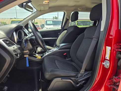 Used 2020 Dodge Journey SE FWD image 9