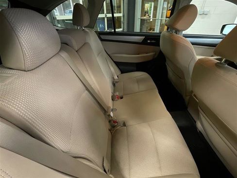 Used 2016 Subaru Outback 2.5i Premium image 17