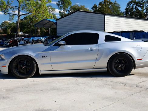 Used 2014 Ford Mustang GT image 2