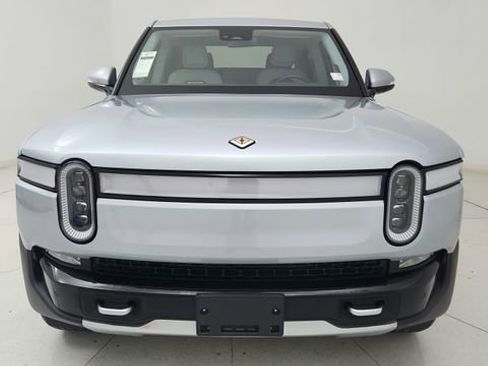 Used 2025 Rivian R1T Premium image 26