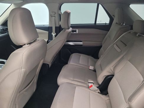 Used 2022 Ford Explorer XLT AWD/4WD image 18