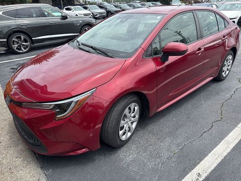 Used 2022 Toyota Corolla LE FWD image 1