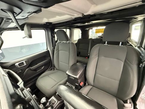 Used 2018 Jeep Wrangler Unlimited Sport S image 53
