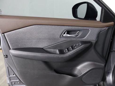 Used 2023 Nissan Rogue SV FWD image 19