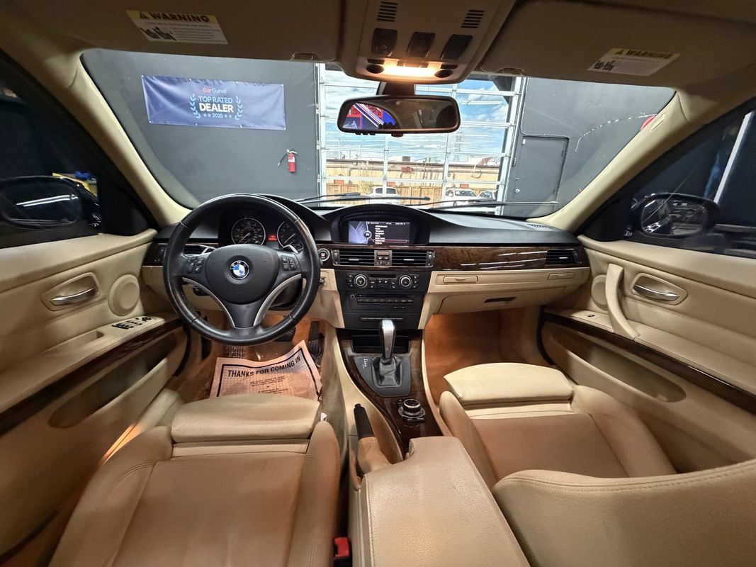 Used 2011 BMW 335i xDrive Sedan AWD/4WD image 30