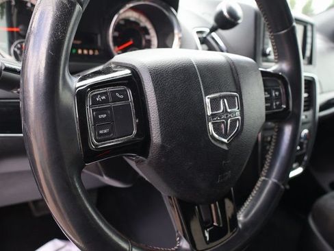 Used 2015 Dodge Grand Caravan SE FWD image 23