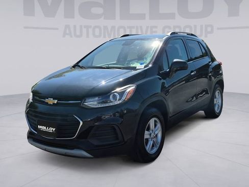 Used 2020 Chevrolet Trax LT w/ LT Convenience Package AWD/4WD image 1