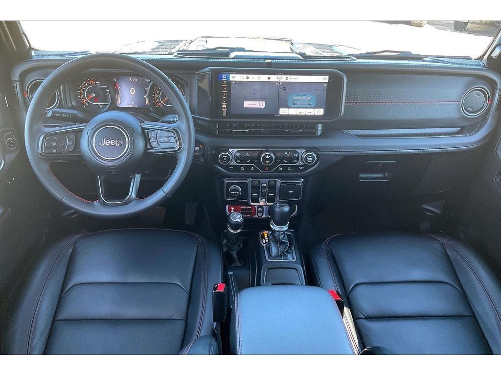Used 2024 Jeep Gladiator Rubicon AWD/4WD image 17