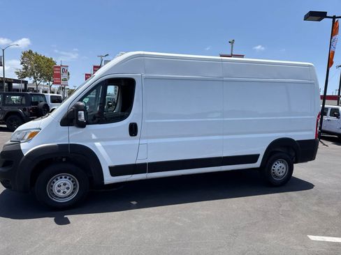 Used 2025 RAM ProMaster 2500 w/ Convenience Group FWD image 19