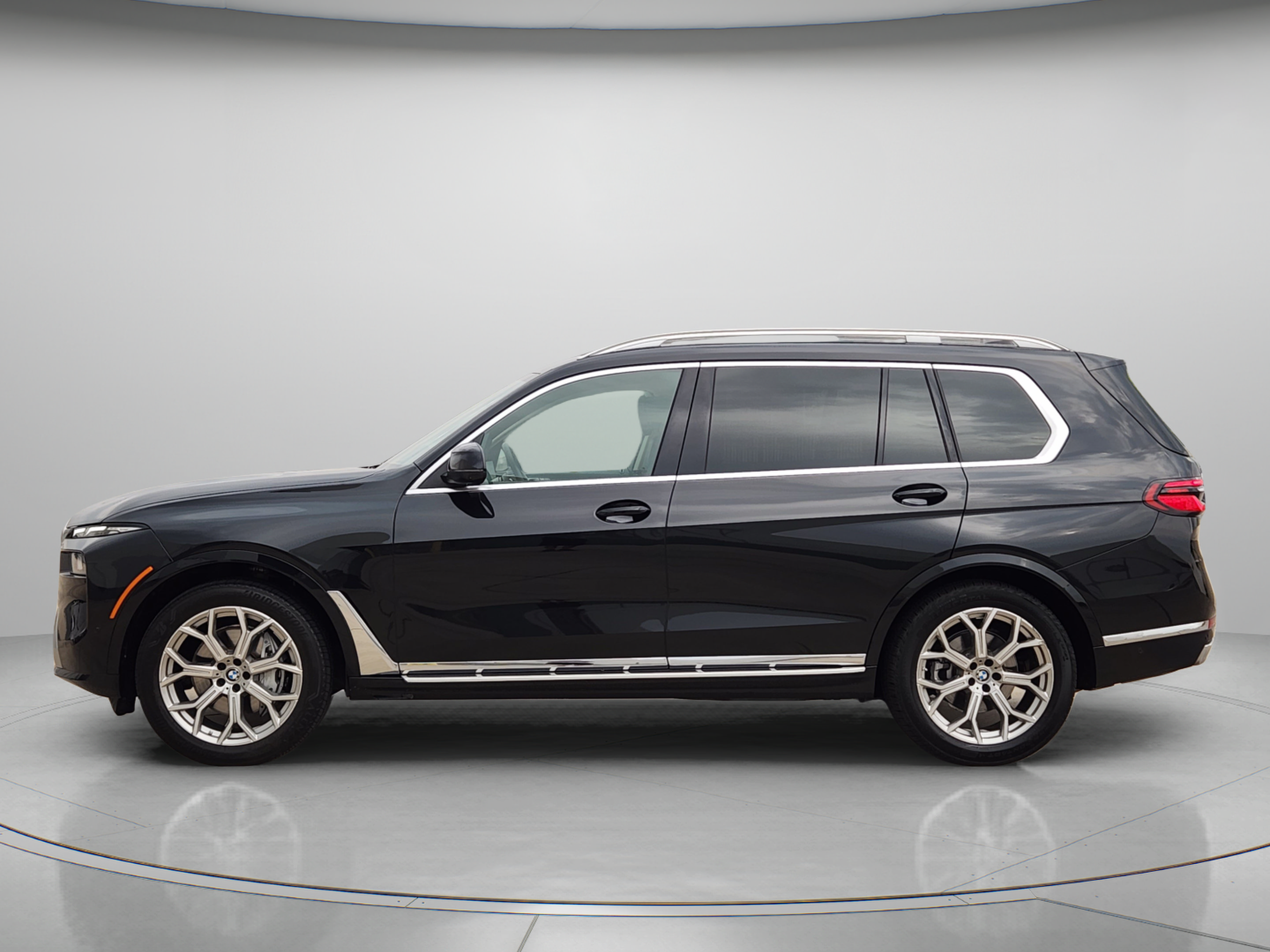 Used 2026 BMW X7 xDrive40i AWD/4WD image 2