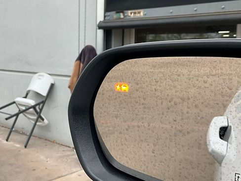 Used 2025 Chevrolet Equinox LT image 19