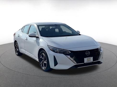 Used 2025 Nissan Sentra SV image 3