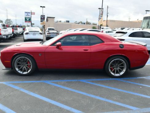 Used 2016 Dodge Challenger SRT Hellcat RWD image 4