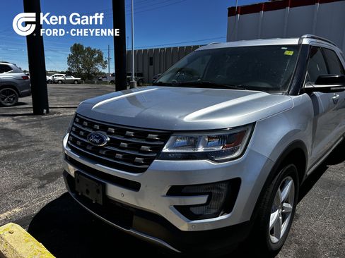 Used 2017 Ford Explorer XLT w/ Equipment Group 201A AWD/4WD image 1