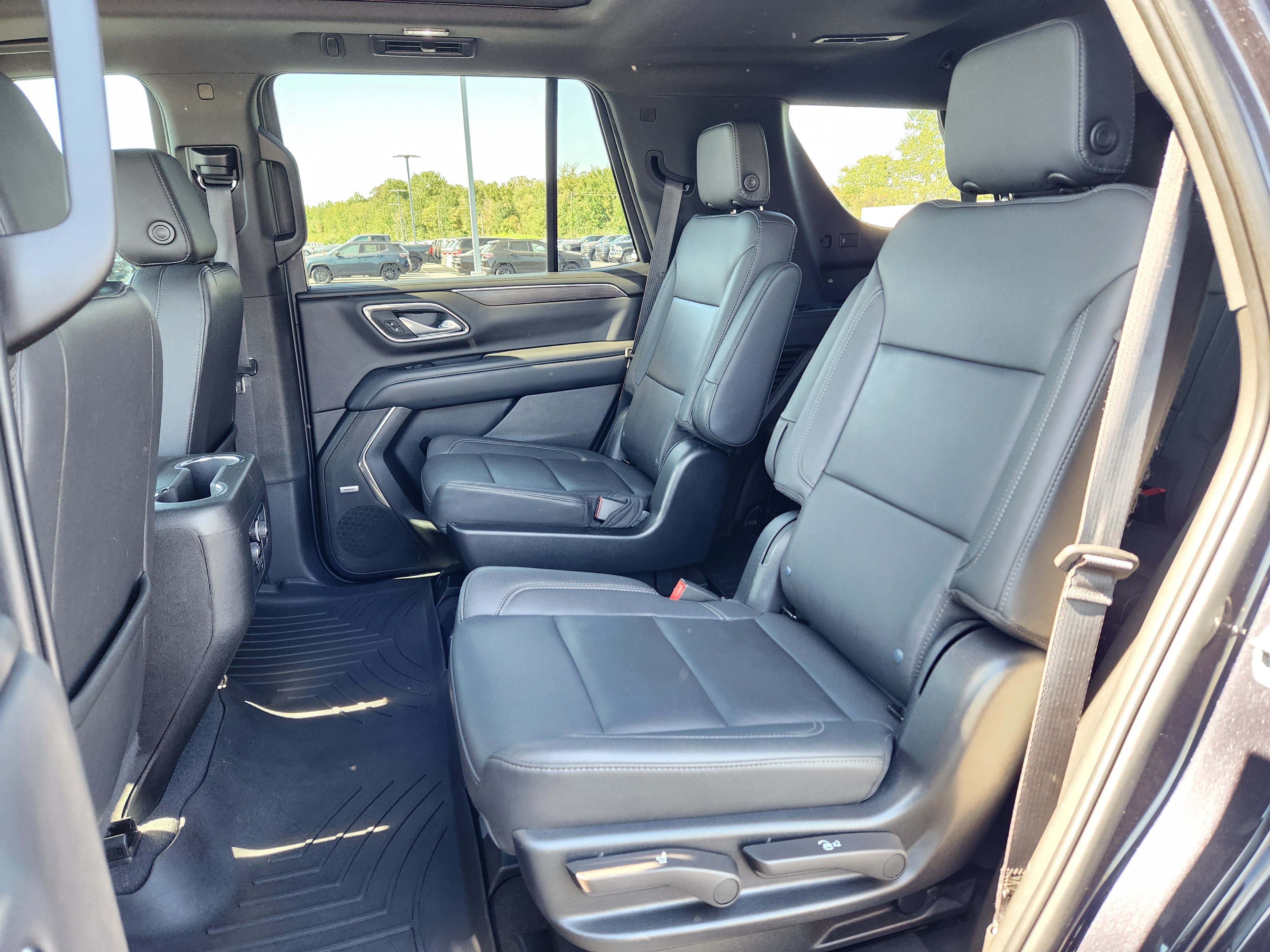 Used 2022 Chevrolet Tahoe LT w/ LT Signature Plus Package AWD/4WD image 12