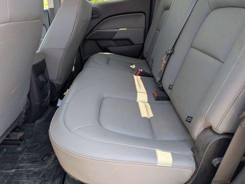 Used 2021 Chevrolet Colorado W/T RWD image 7