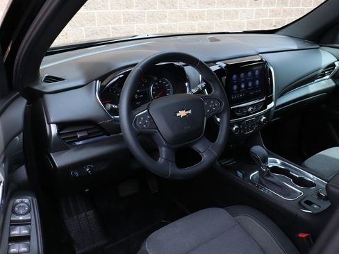 Used 2023 Chevrolet Traverse LT FWD image 13