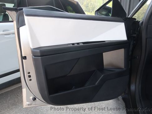 Used 2024 Tesla Cybertruck AWD Crew Cab image 13