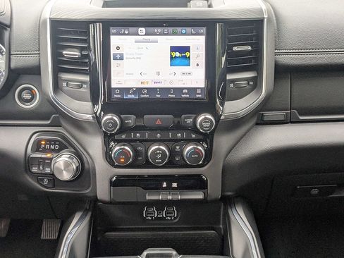 Used 2024 RAM 1500 Laramie AWD/4WD image 18