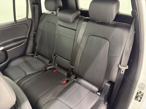 Used 2021 Mercedes-Benz GLB 250 4MATIC image 16