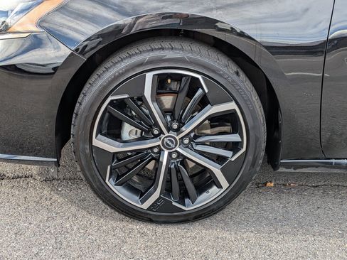 Used 2024 Nissan Altima 2.5 SR image 11