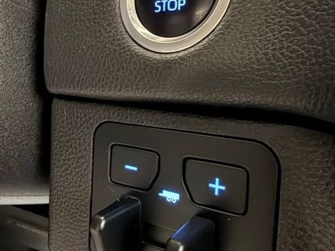 Used 2023 Toyota Tundra Limited image 30