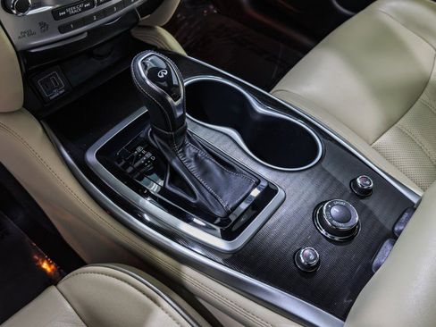 Used 2019 INFINITI QX60 Luxe w/ Essential Package image 42