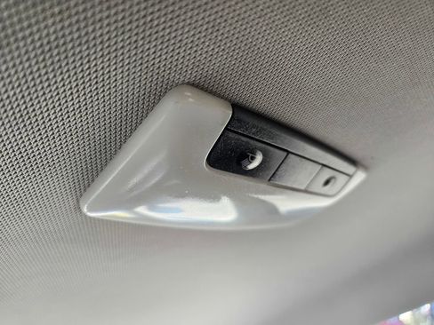 Used 2021 Nissan Rogue SV image 30