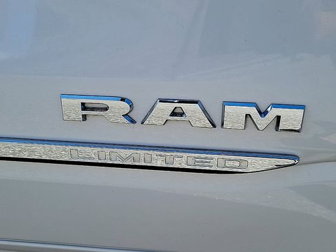 Used 2020 RAM 1500 Limited w/ Advanced Safety Group AWD/4WD image 34