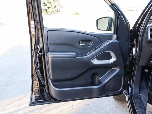 Used 2023 Nissan Frontier SV image 22