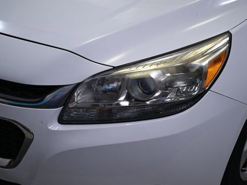 Used 2016 Chevrolet Malibu LT image 13